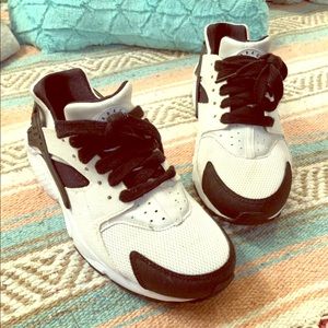 Nike Huaraches Big Kids 4Y